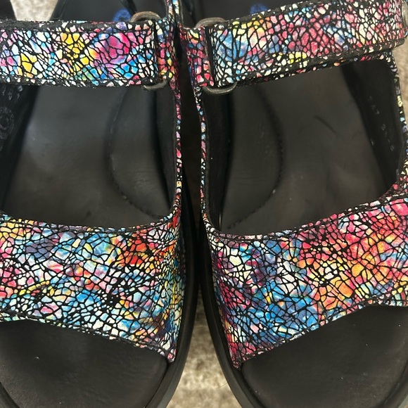 Wolky Rio Red Platform Sandal. Wearable Art. Sz 37/6.5 Comfort shoe. Colorful - Picture 10 of 10